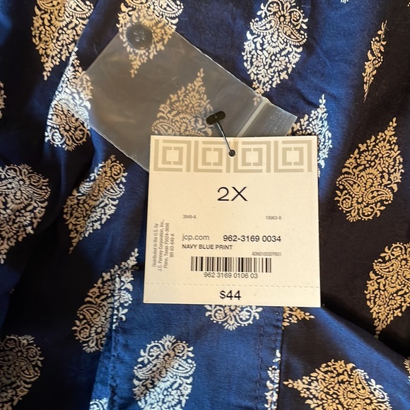 Shirt - Picture 2 of 5